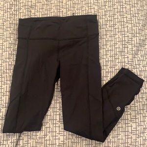 Black lululemon capris